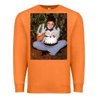 Carrot johnny cash eating cake in a bush Premium Sweatshirt - linhVisuals