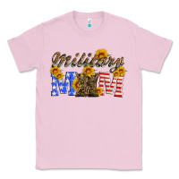 Bubblegum Pink military mom with soldier boots Classic Tee - Artiststas