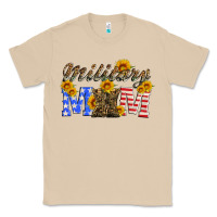 Mushroom military mom with soldier boots Classic Tee - Artiststas