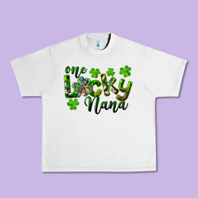 St. Patrick's Day One Lucky Nana Urban Heavy Tee Designed By Ranaportraitstore