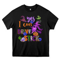 Black yes i can drive a stick Heavy Core Tee - CowGirlArtShop