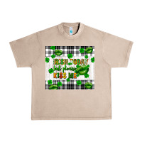 French Oak Irish today but please kiss me st. patricks day Urban Heavy Tee - FaDigitalArtStudio