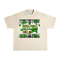 Sandshell Irish today but please kiss me st. patricks day Urban Heavy Tee - FaDigitalArtStudio