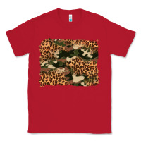 Red camouflage and leopard background Classic Tee - Artiststas