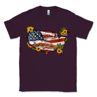 Plum usa map with sunflower and cactus Classic Tee - Artiststas