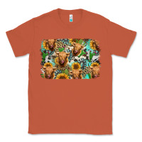 Copper highland cow western background Classic Tee - Jasminsmagicworld