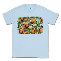 Dusty Blue highland cow western background Classic Tee - Jasminsmagicworld