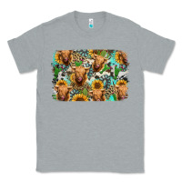 Heather Grey highland cow western background Classic Tee - Jasminsmagicworld