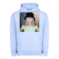 Pigment Grape Ice Rosinkranz Looks So Good Claire Urban Hoodie - linhVisuals