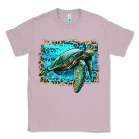 Lilac sea turtle with background Classic Tee - Artiststas