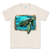 Natural sea turtle with background Classic Tee - Artiststas