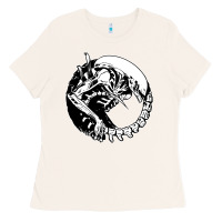 Bone xenomorph Ladies Tee - artisFamous