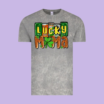 St. Patrick's Lucky Mama Vintage Tee Designed By Oliviacreatesart