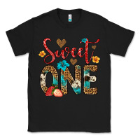 Black sweet one strawberry Classic Tee - Artiststas