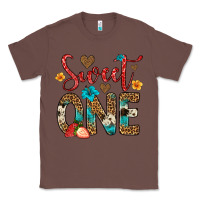 Chestnut sweet one strawberry Classic Tee - Artiststas