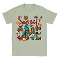 Matcha sweet one strawberry Classic Tee - Artiststas