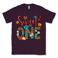 Plum sweet one strawberry Classic Tee - Artiststas