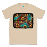 Mushroom christmas sunflowers and buffalo plaid background Classic Tee - Jasminsmagicworld