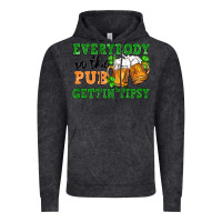 Vintage Black everybody in the pub gettin tipsy Vintage Hoodie - FaDigitalArtStudio