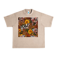 French Oak Western Spotted Pig With Sunflowers Seamless Urban Heavy Tee - FaDigitalArtStudio