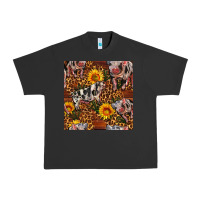 Pigment Black Western Spotted Pig With Sunflowers Seamless Urban Heavy Tee - FaDigitalArtStudio