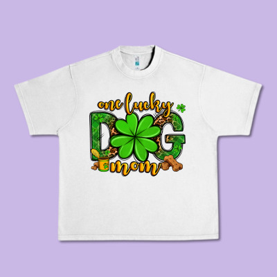 One Lucky Dog Mom St. Patrick's Urban Heavy Tee Designed By Oliviacreatesart