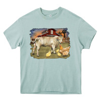 Arona charolaris bull and chicken in barnyard Heavy Core Tee - RanaPortraitStore