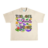 Sandshell this girl needs a drink Urban Heavy Tee - OliviaCreatesArt