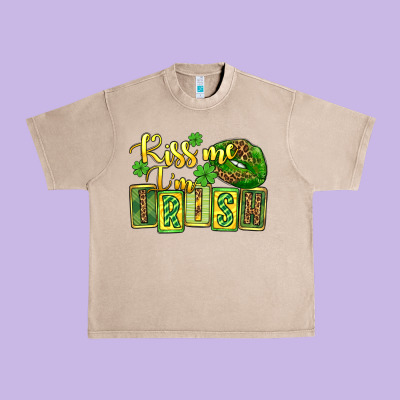 St. Patrick's Kiss Me I Am Irish Urban Heavy Tee Designed By Oliviacreatesart