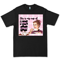 Black retro housewife Premium Tee - TumblerDesignByShophia