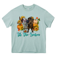 Arona Tis The Season Cows Heavy Core Tee - RanaPortraitStore