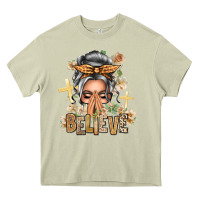 Mossy Silver White Believe Praying Caucasian Messy Bun Heavy Core Tee - texasbilliewilder
