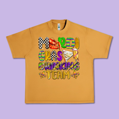 Mardi Gras Drinking Team With Glasses Olivia Urban Heavy Tee Designed By Oliviacreatesart