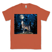 Copper wolf howling at the moon Classic Tee - TumblerDesignByShophia