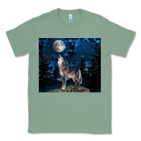 Sage wolf howling at the moon Classic Tee - TumblerDesignByShophia