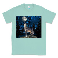 Seafoam wolf howling at the moon Classic Tee - TumblerDesignByShophia