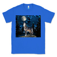 True Royal wolf howling at the moon Classic Tee - TumblerDesignByShophia