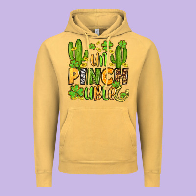 Un Pinch Able  St. Patrick's Day Vintage Hoodie Designed By Oliviacreatesart