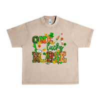 French Oak St. Patricks Day one lucky nurse Urban Heavy Tee - HowdyJamesFarm