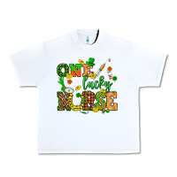 White St. Patricks Day one lucky nurse Urban Heavy Tee - HowdyJamesFarm