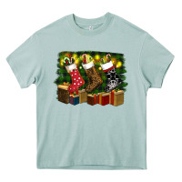 Arona Christmas Santa Socks Heavy Core Tee - RanaPortraitStore