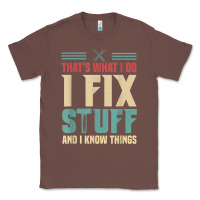Chestnut that's what i do   i fix stuff and i know things Classic Tee - longCreatives
