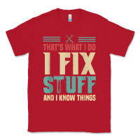 Red that's what i do   i fix stuff and i know things Classic Tee - longCreatives