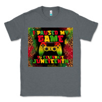 Charcoal Heather i paused my game Classic Tee - TumblerDesignByShophia
