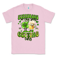 Bubblegum Pink everybody in the pub getting tipsy artiststas Classic Tee - Artiststas