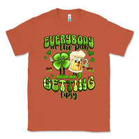Copper everybody in the pub getting tipsy artiststas Classic Tee - Artiststas