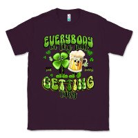 Plum everybody in the pub getting tipsy artiststas Classic Tee - Artiststas