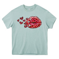 Arona kiss with leopard and hearts Heavy Core Tee - RanaPortraitStore