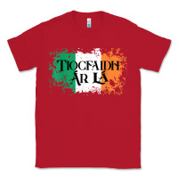 Red Tiocfaidh Ar La Vintage Ireland Irish Flag Gifts For Men Classic Tee - trangStudio