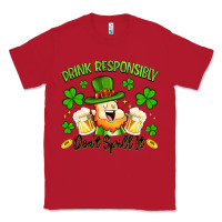 Red drink responsibly dont spill it Classic Tee - Artiststas
